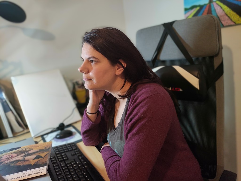 Helping you reconnect with yourself through person-centred counselling and reflective&nbsp;writing.